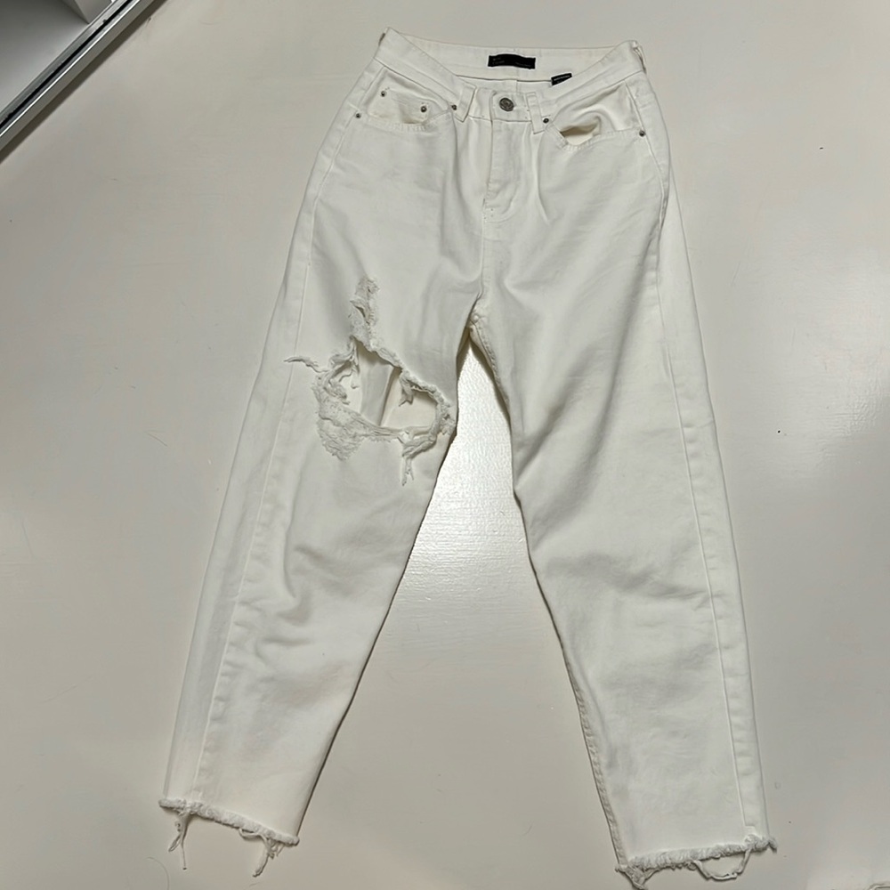 Distressed white jeans (Korean fashion)